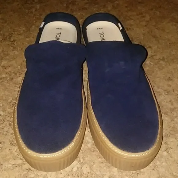 COPY - Women's NIB Suede Tom's Mules - Picture 1 of 8